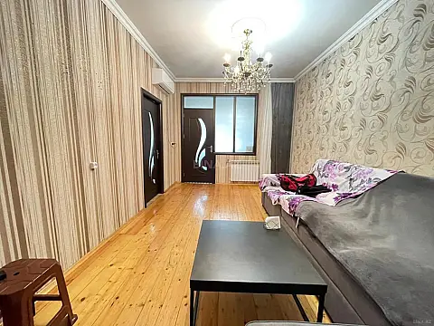 Satılır 3 otaqlı mənzil 42 m²