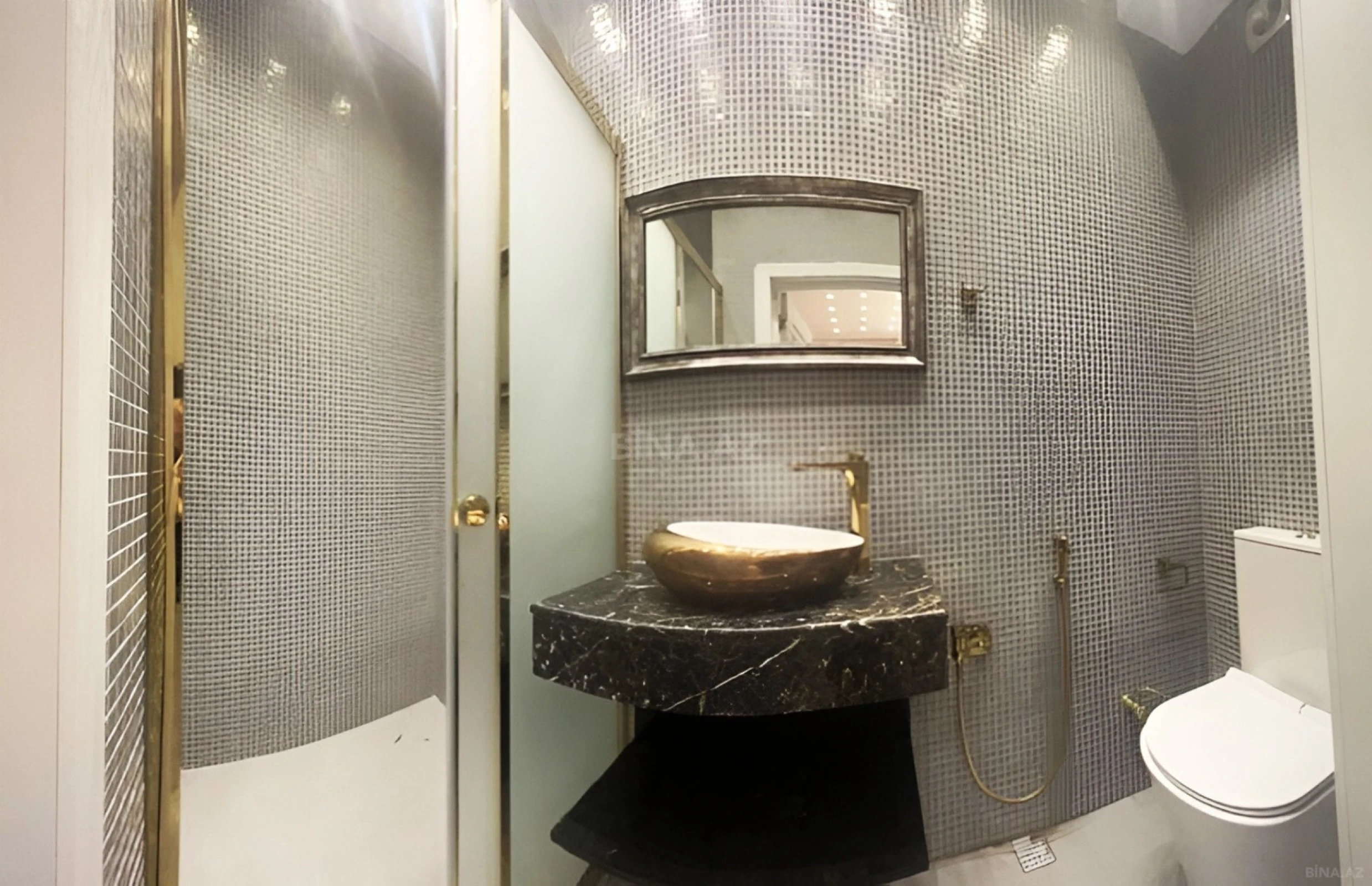 Satılır 2 otaqlı mənzil 65 m²