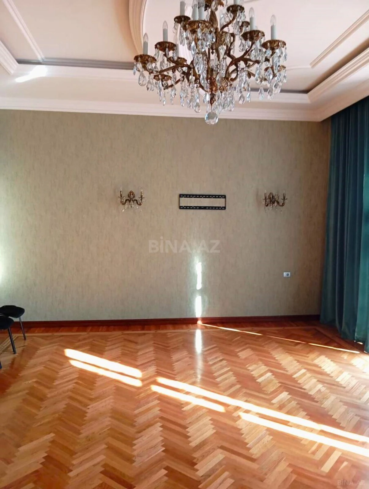 Kirayə verilir 6 otaqlı ofis 270 m²