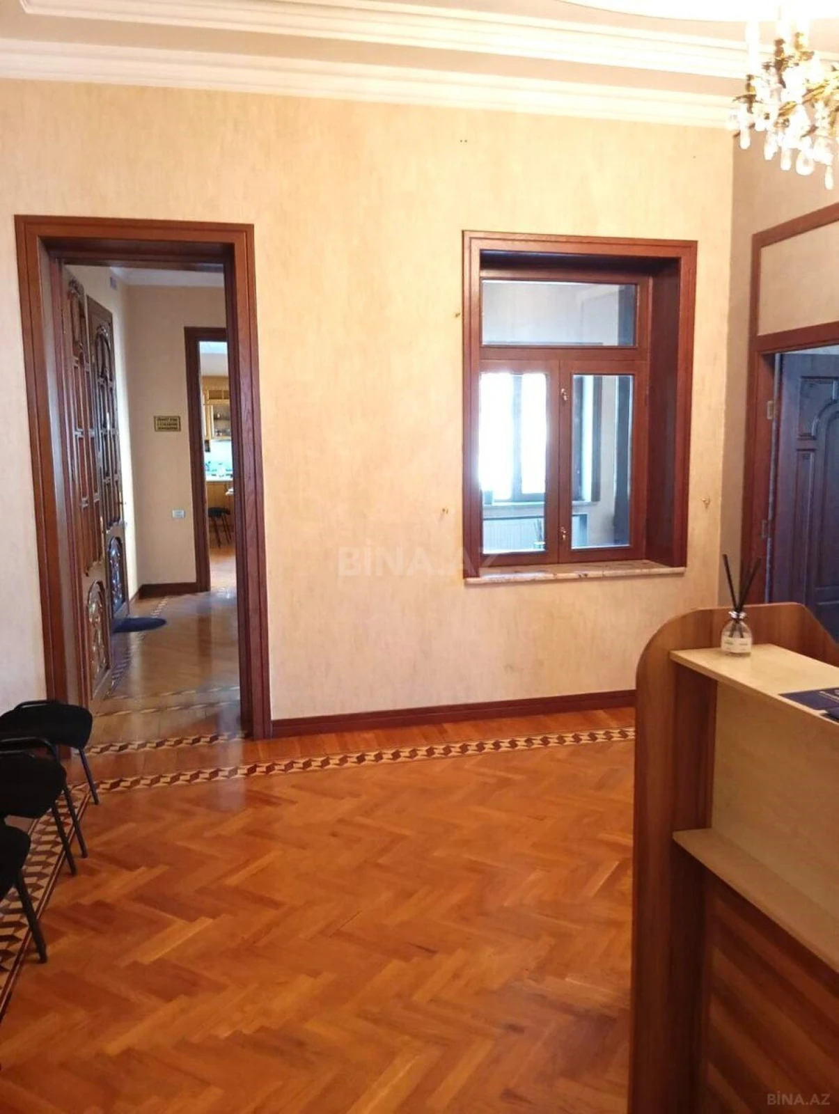 Kirayə verilir 6 otaqlı ofis 270 m²