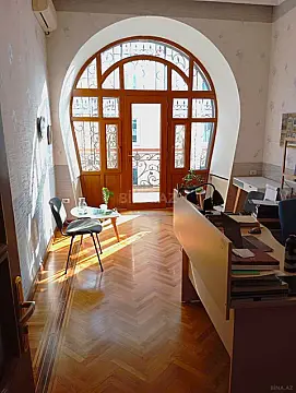 Kirayə verilir 6 otaqlı ofis 270 m²