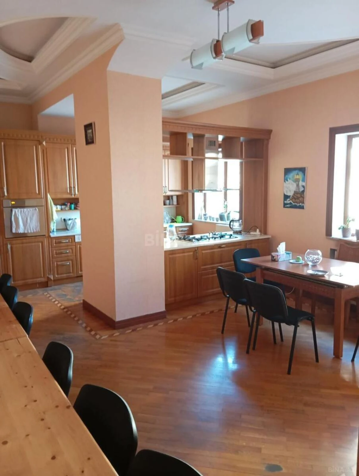 Kirayə verilir 6 otaqlı ofis 270 m²