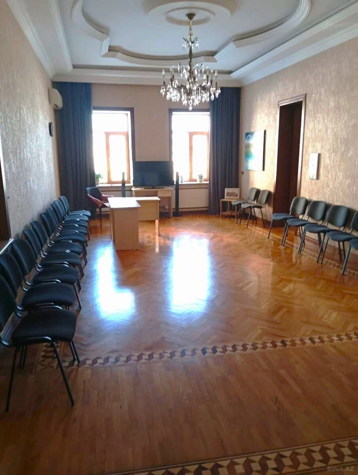 Kirayə verilir 6 otaqlı ofis 270 m²