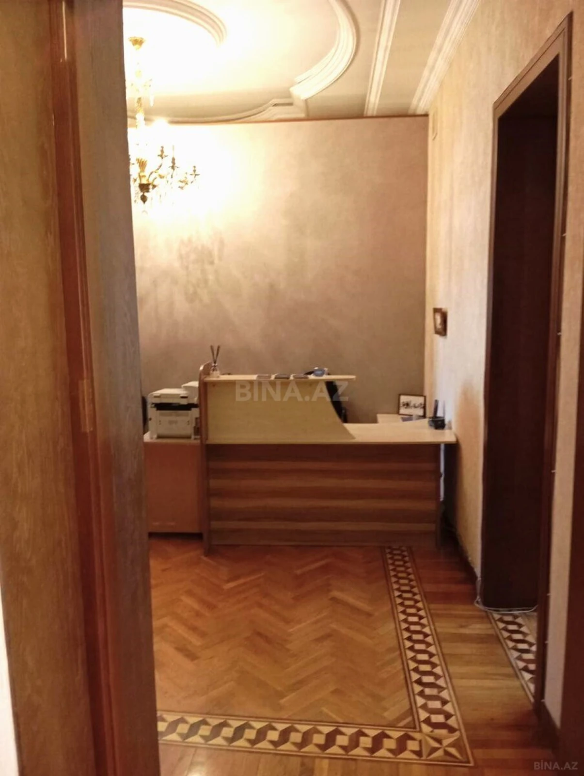 Kirayə verilir 6 otaqlı ofis 270 m²