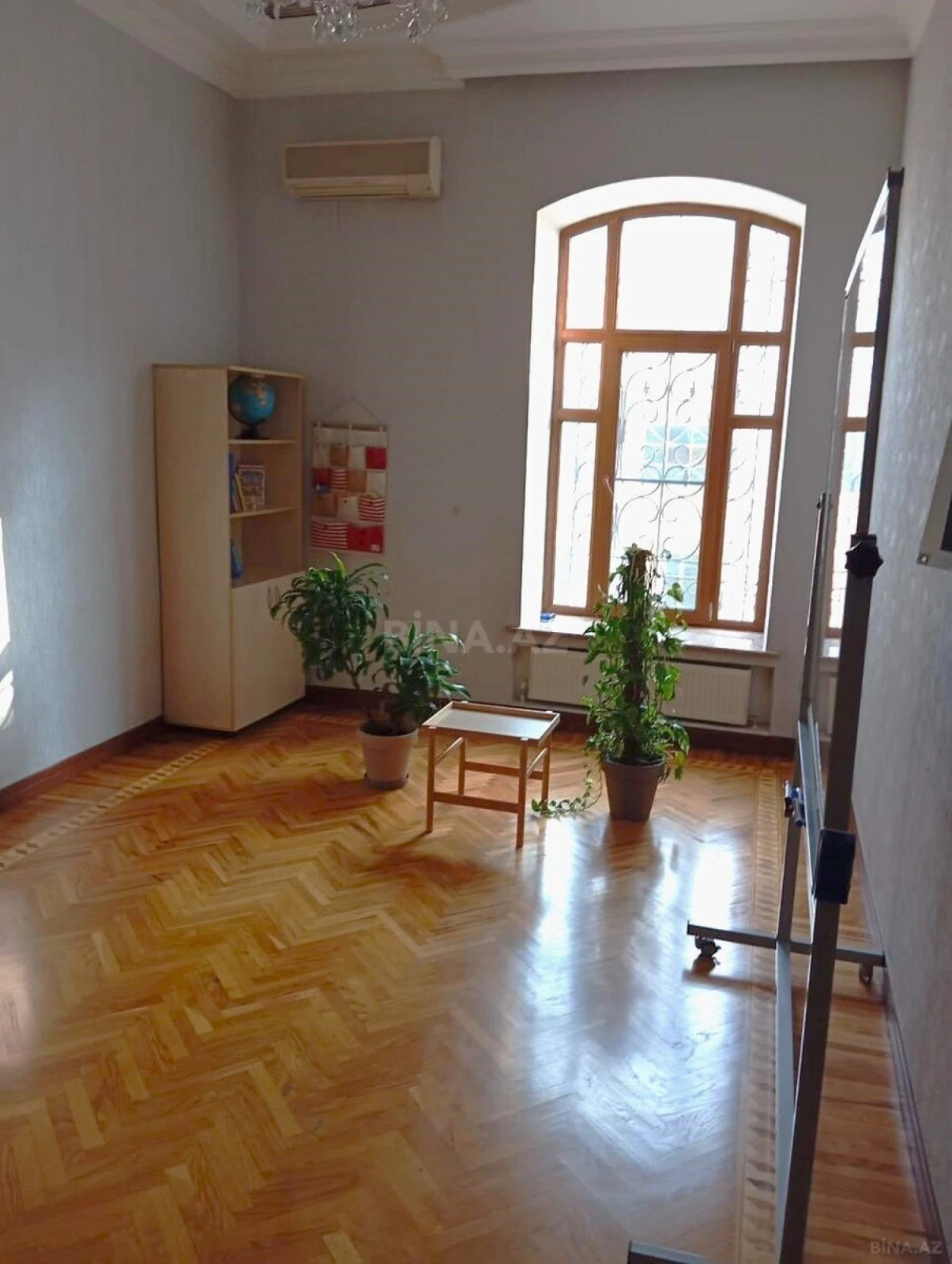 Kirayə verilir 6 otaqlı ofis 270 m²