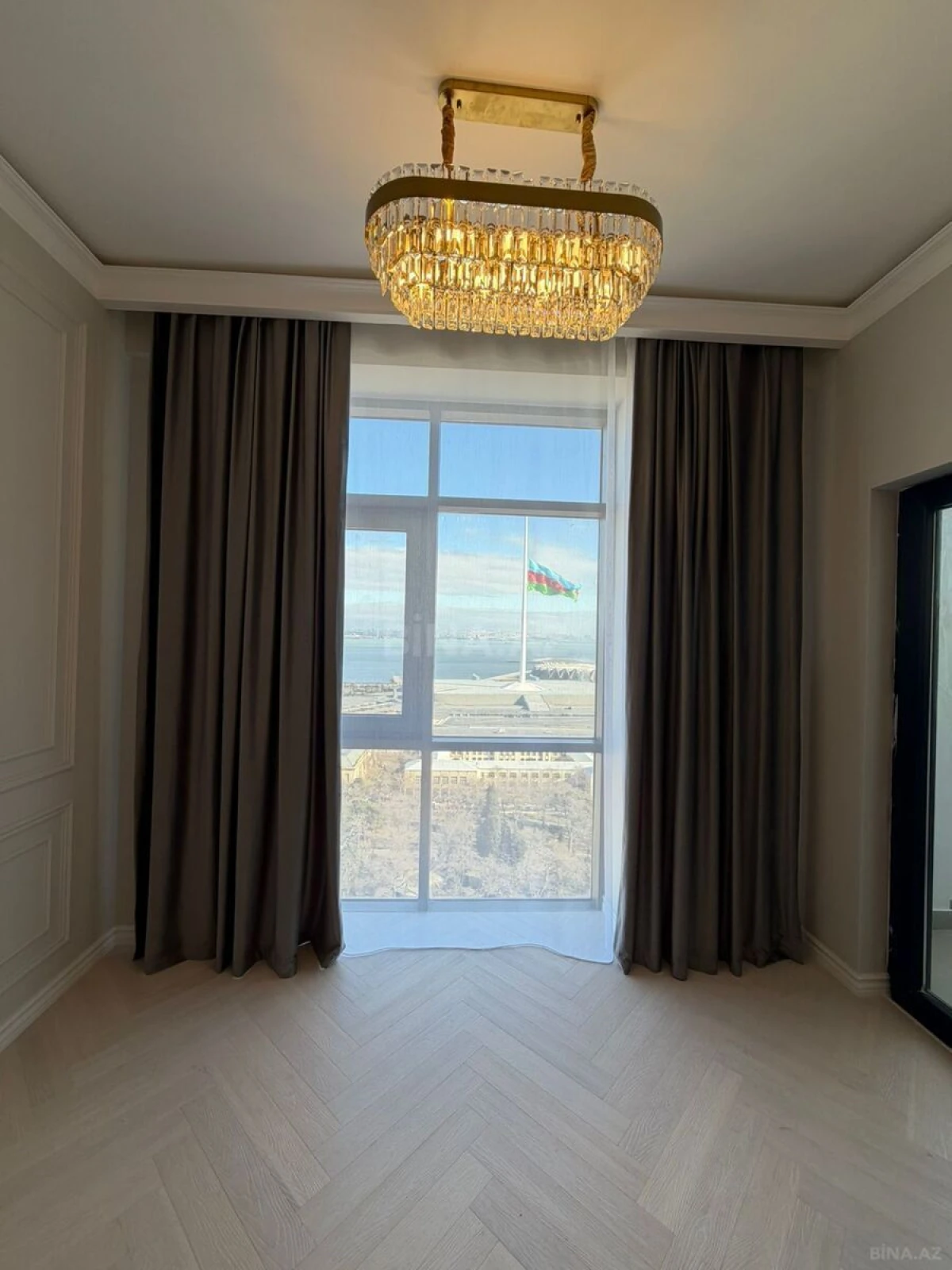 Satılır 2 otaqlı mənzil 77.2 m²