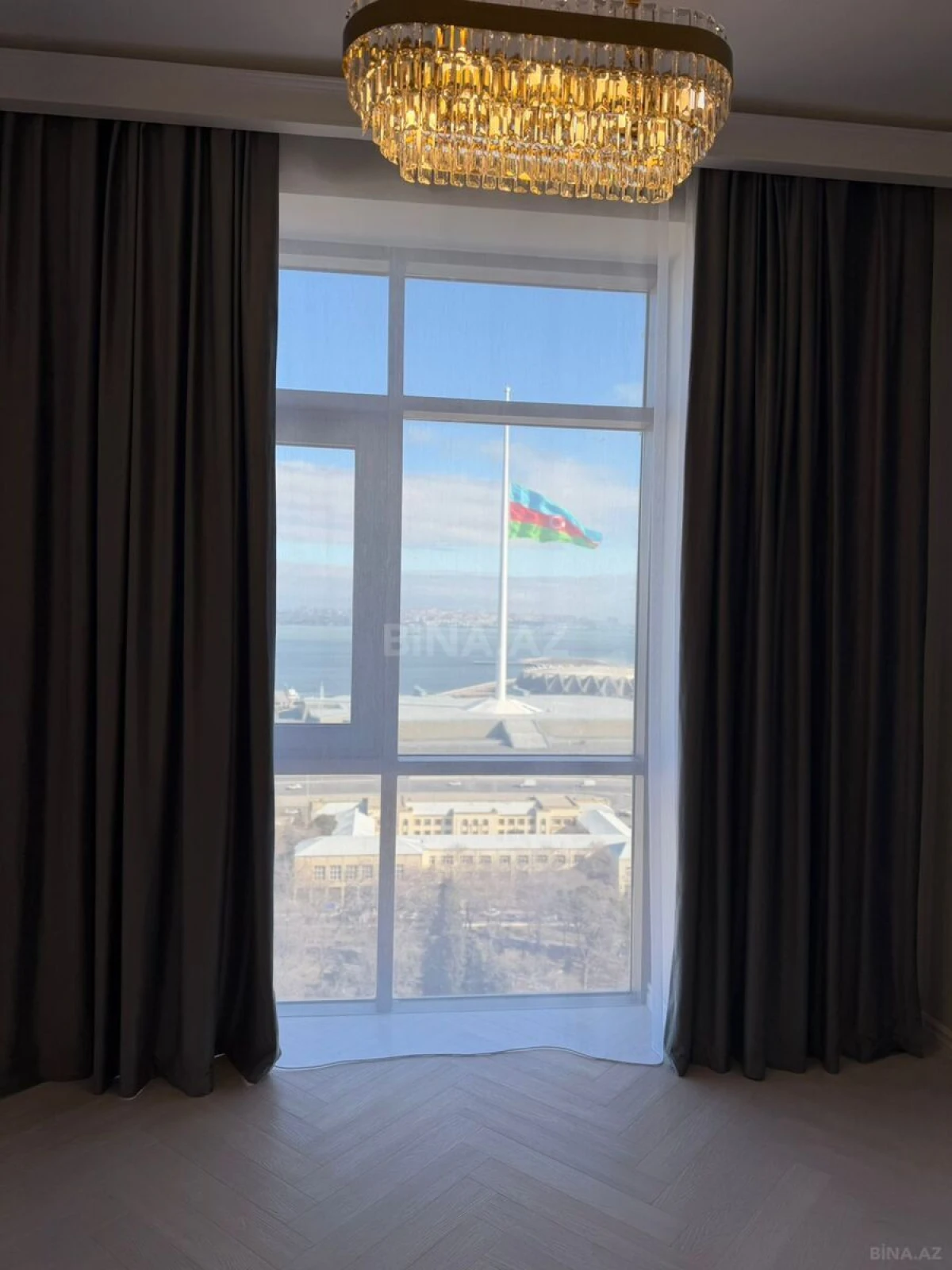 Satılır 2 otaqlı mənzil 77.2 m²