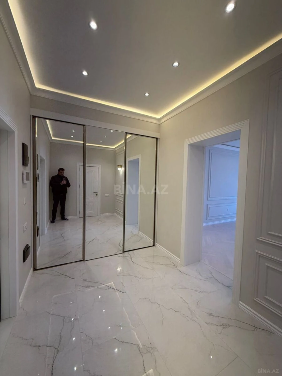 Satılır 2 otaqlı mənzil 77.2 m²