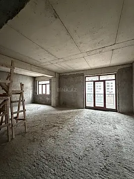 Satılır 5 otaqlı mənzil 326 m²