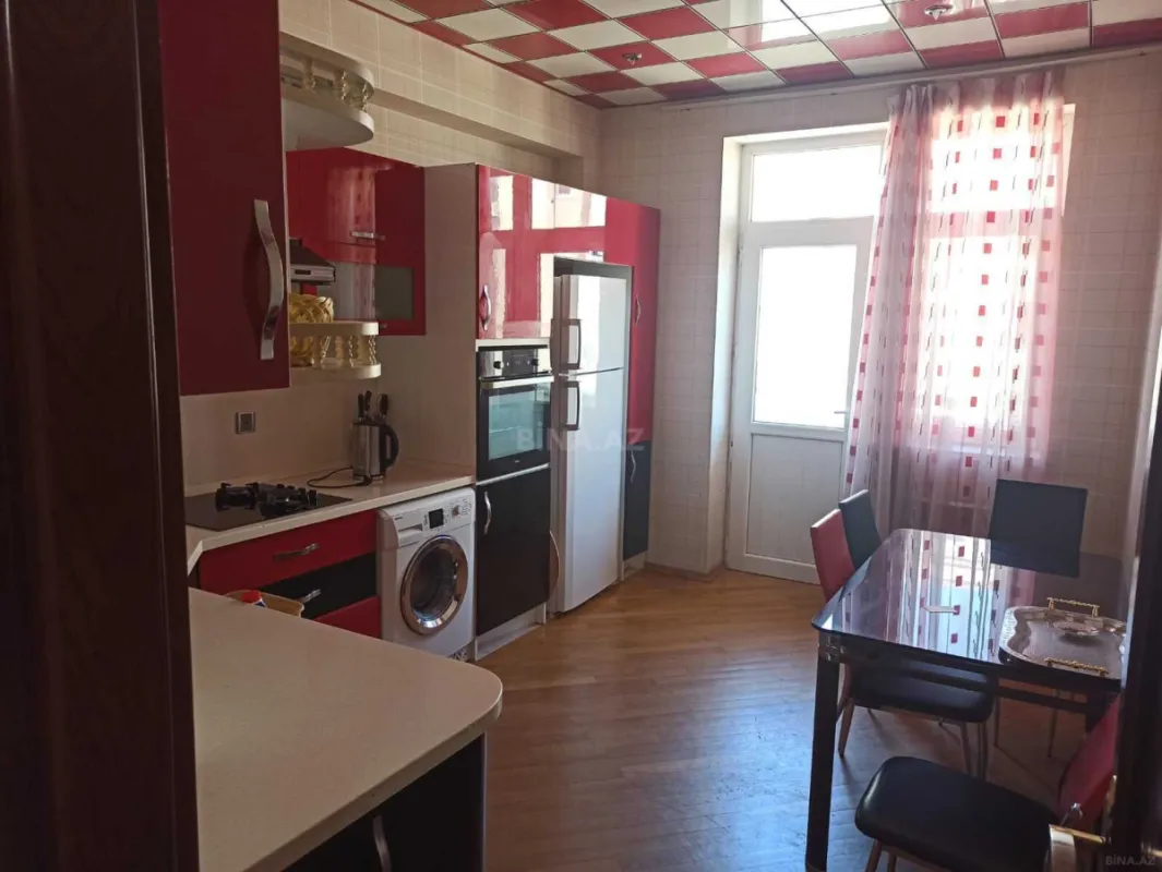 Kirayə verilir 3 otaqlı mənzil 120 m²