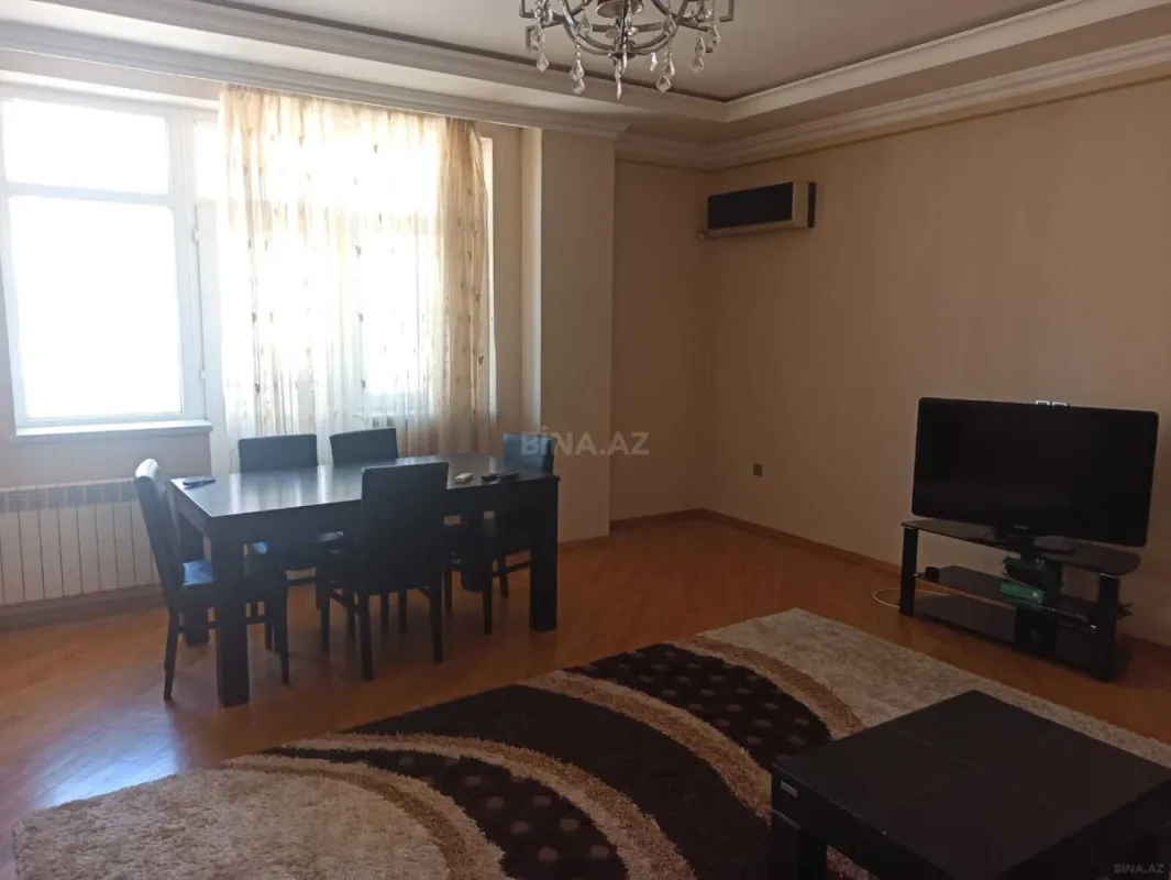 Kirayə verilir 3 otaqlı mənzil 120 m²