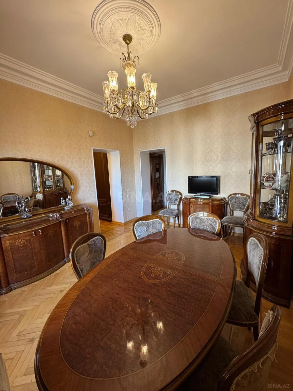 Satılır 7 otaqlı mənzil 130 m²