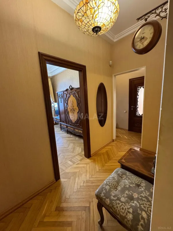 Satılır 7 otaqlı mənzil 130 m²