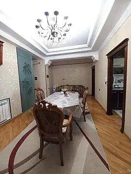 Satılır 5 otaqlı mənzil 145 m²