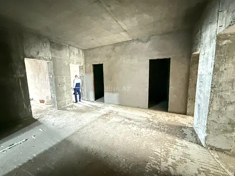 Satılır 3 otaqlı mənzil 136 m²