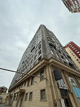 Satılır 3 otaqlı mənzil 136 m²