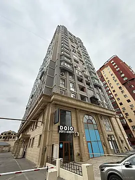 Satılır 3 otaqlı mənzil 136 m²