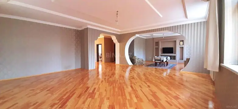 Satılır 6 otaqlı həyət evi 510 m²