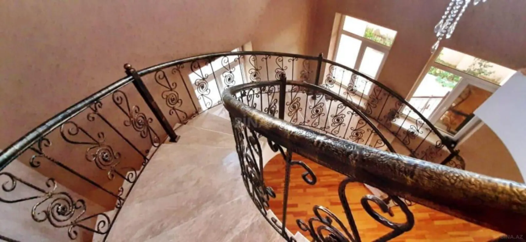 Satılır 6 otaqlı həyət evi 510 m²