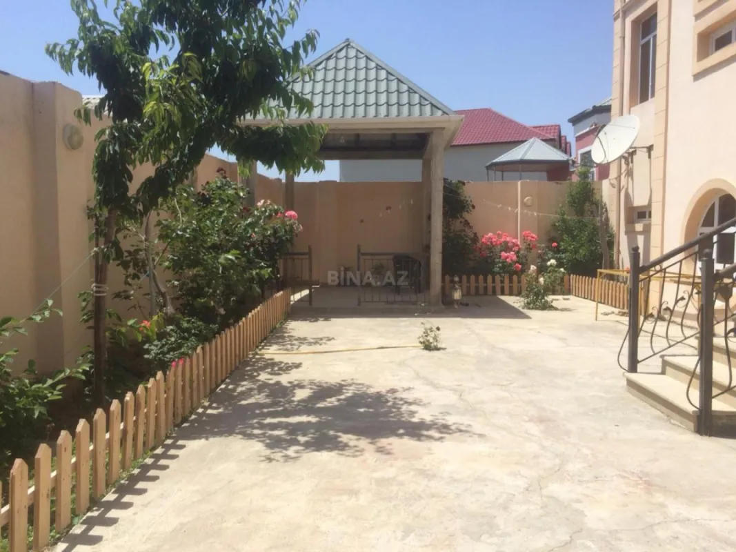 Satılır 6 otaqlı həyət evi 510 m²