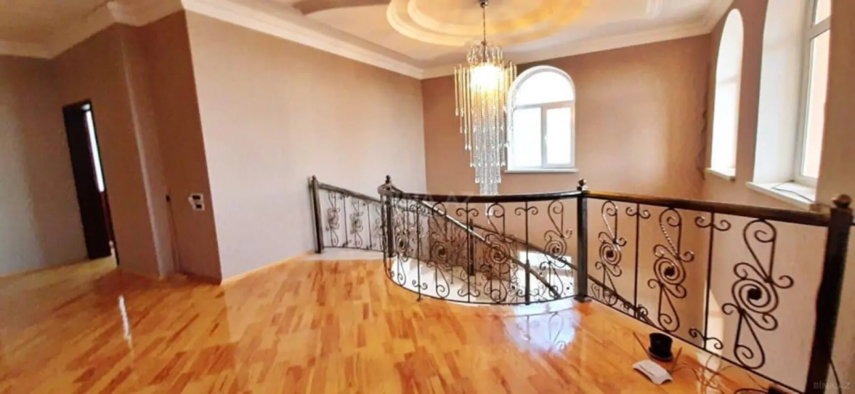 Satılır 6 otaqlı həyət evi 510 m²