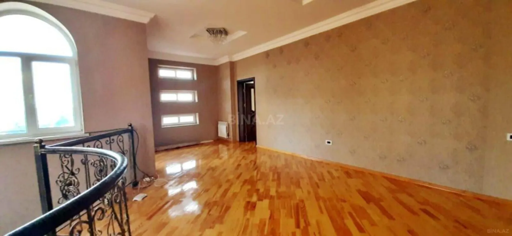 Satılır 6 otaqlı həyət evi 510 m²