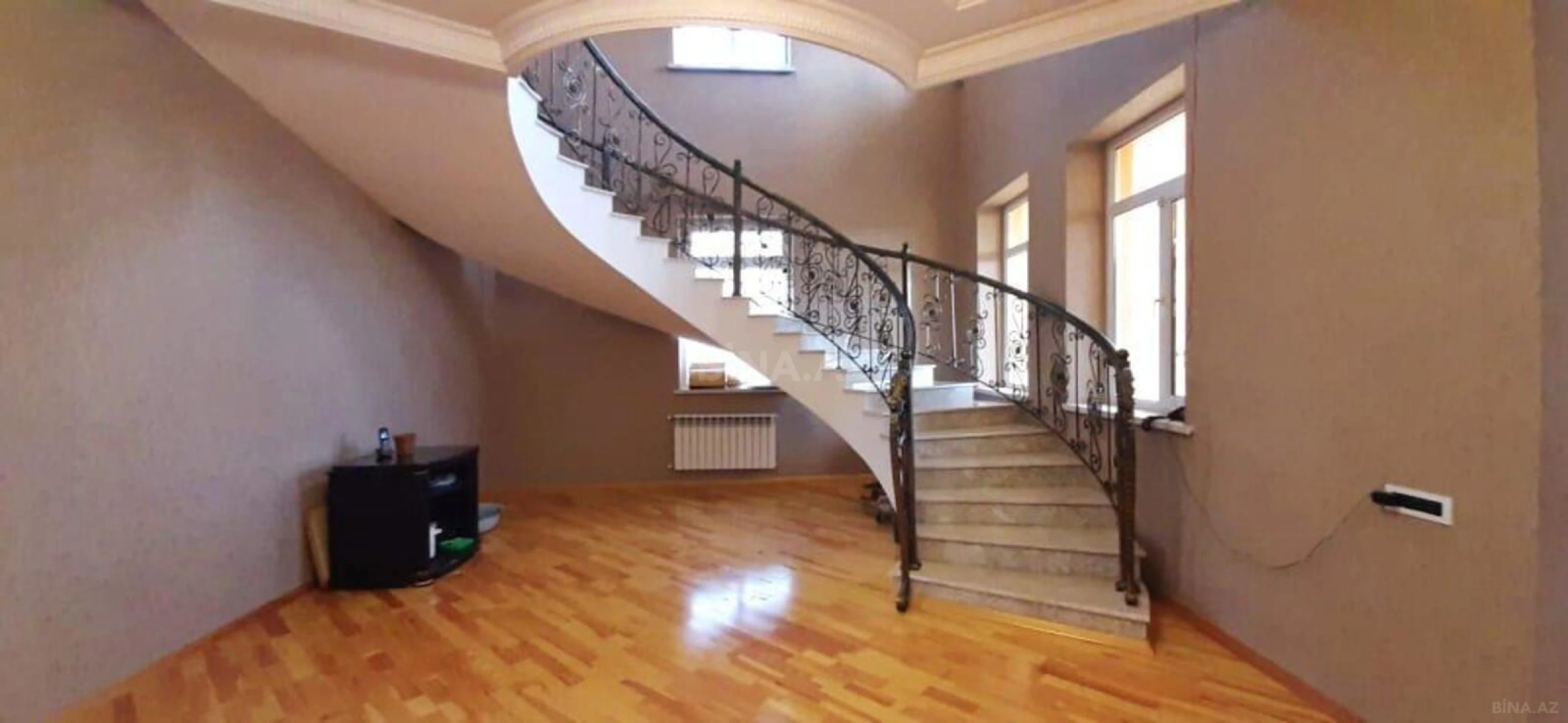 Satılır 6 otaqlı həyət evi 510 m²