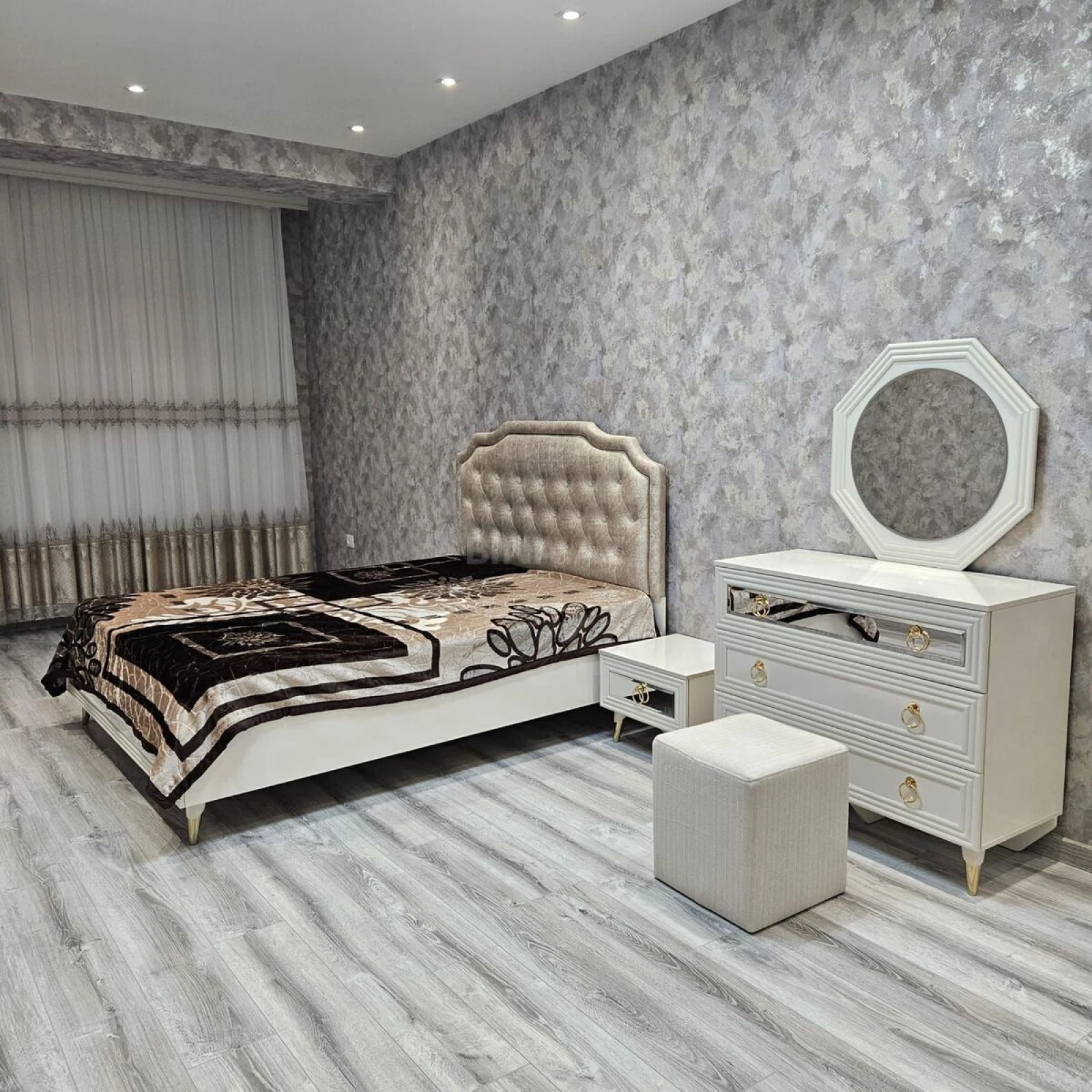 Kirayə verilir 2 otaqlı mənzil 79 m²