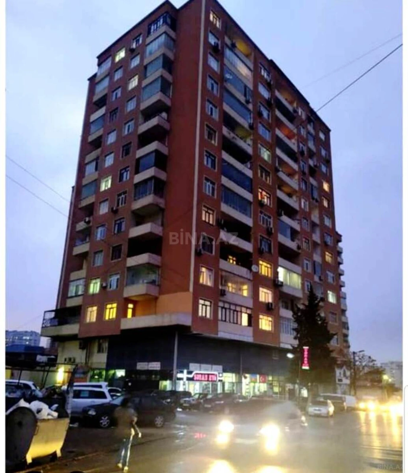 Satılır 4 otaqlı mənzil 200 m²