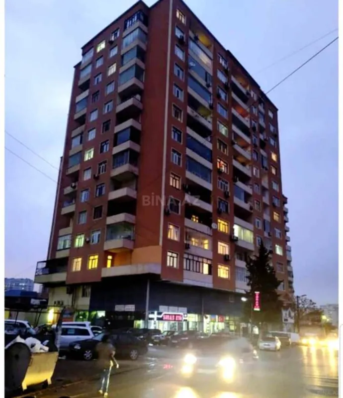 Satılır 4 otaqlı mənzil 200 m²