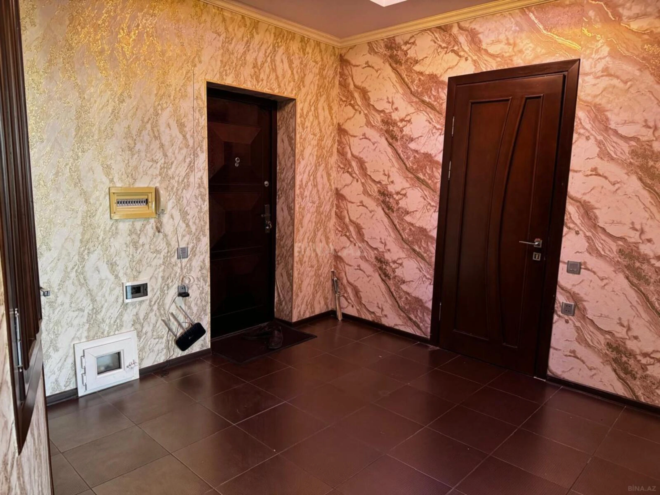 Satılır 3 otaqlı mənzil 101 m²