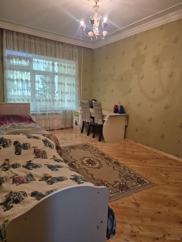 Satılır 4 otaqlı mənzil 100 m²