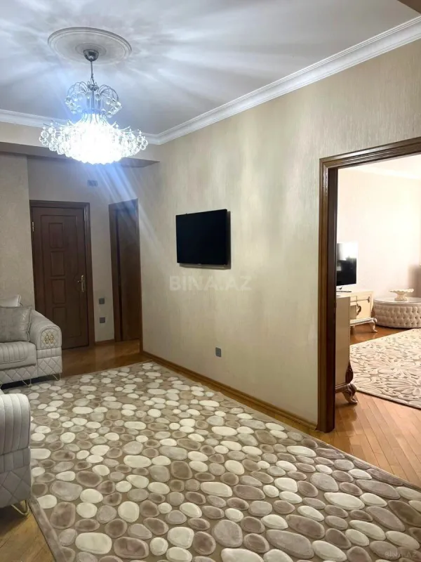 Satılır 2 otaqlı mənzil 110 m²