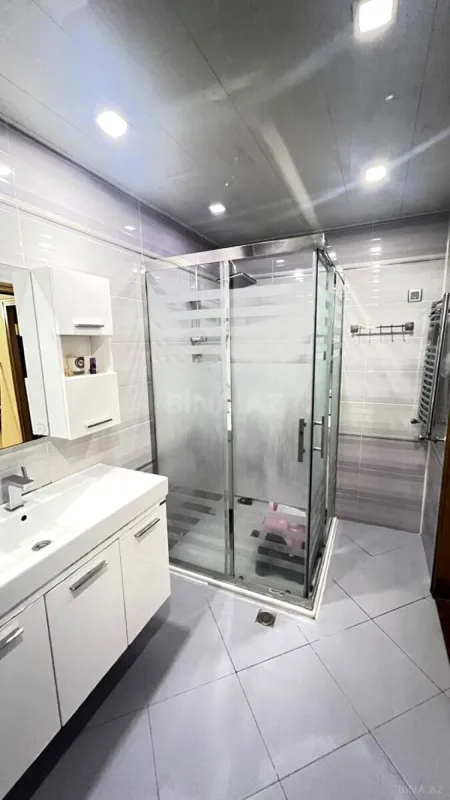 Satılır 2 otaqlı mənzil 110 m²