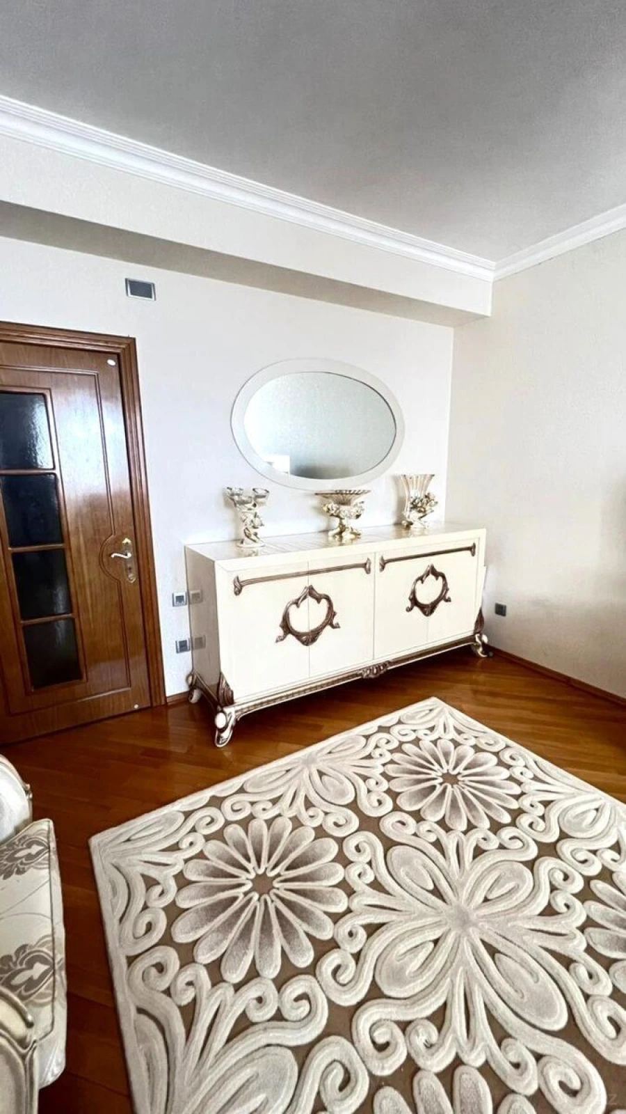 Satılır 2 otaqlı mənzil 110 m²
