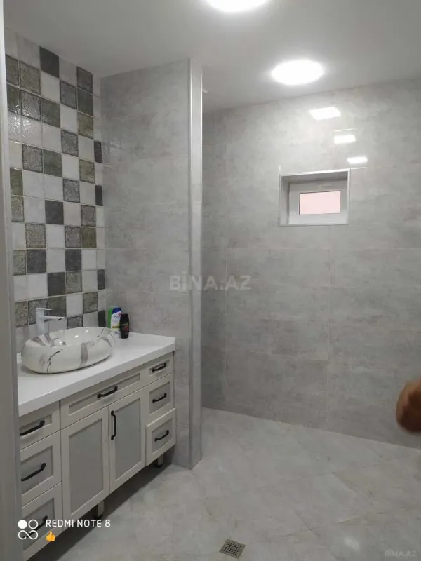 Satılır 7 otaqlı həyət evi 351 m²
