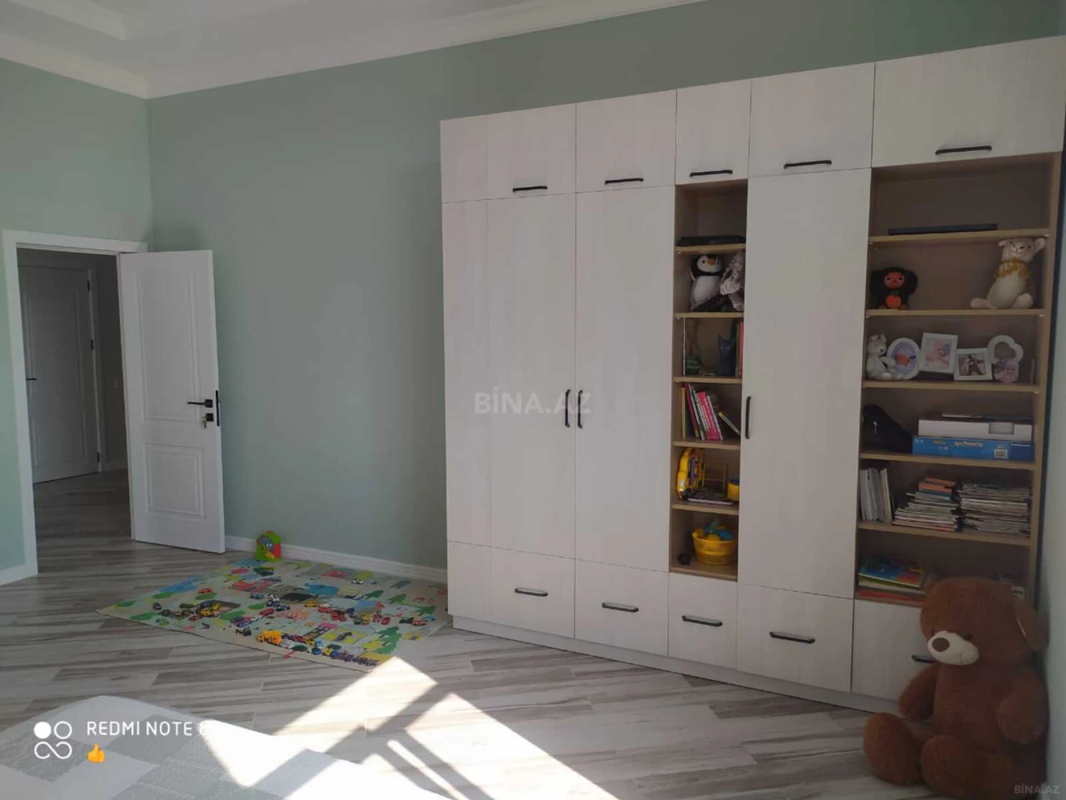 Satılır 7 otaqlı həyət evi 351 m²
