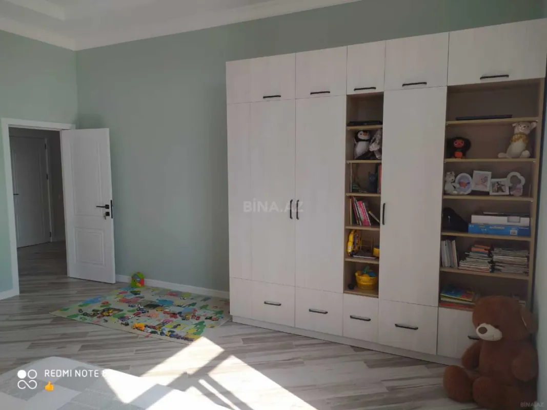 Satılır 7 otaqlı həyət evi 351 m²