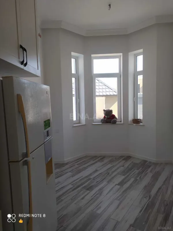 Satılır 7 otaqlı həyət evi 351 m²