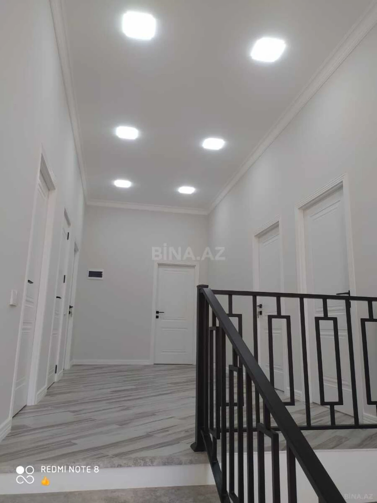 Satılır 7 otaqlı həyət evi 351 m²