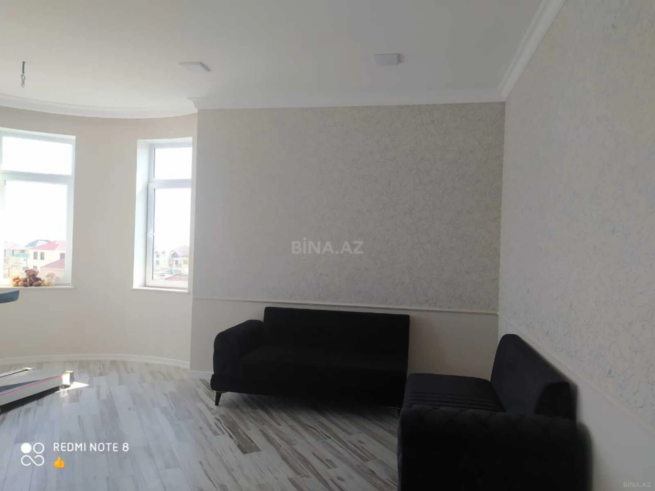 Satılır 7 otaqlı həyət evi 351 m²