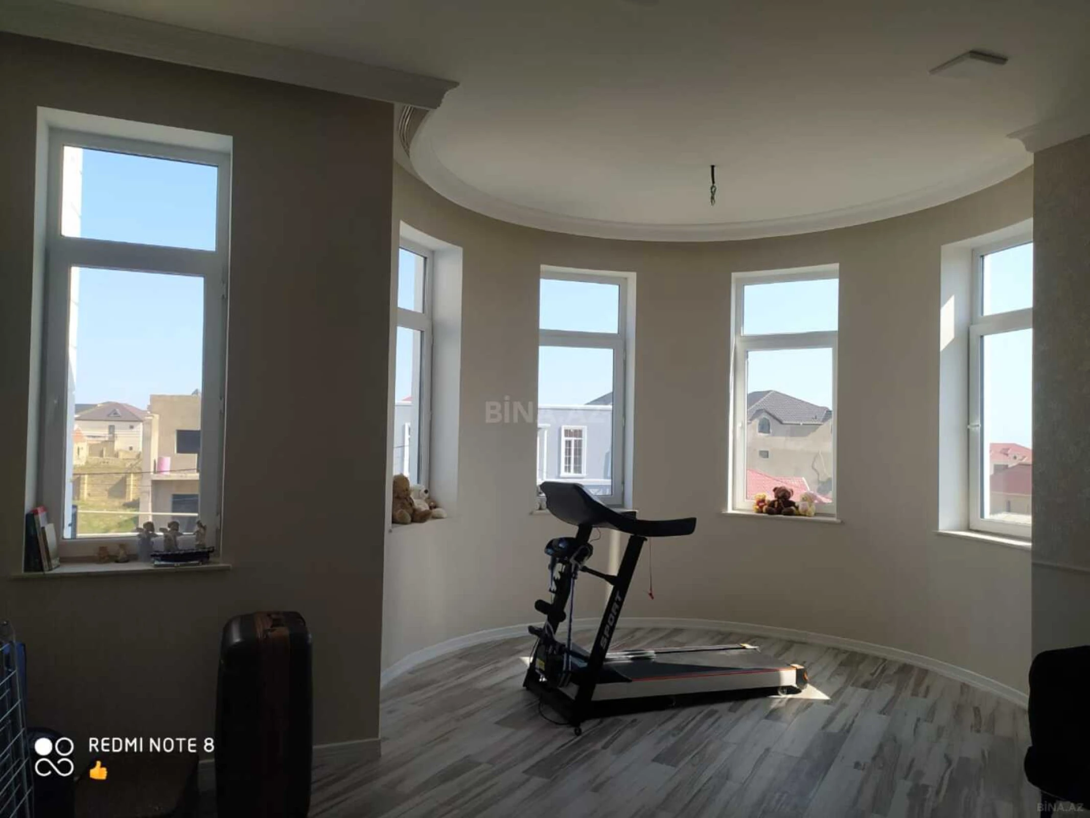 Satılır 7 otaqlı həyət evi 351 m²