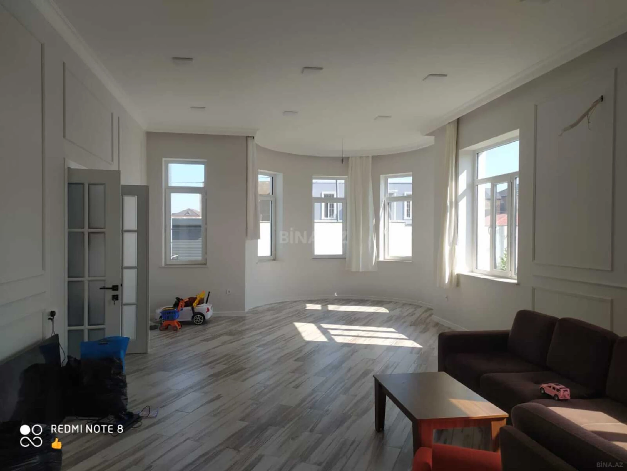 Satılır 7 otaqlı həyət evi 351 m²
