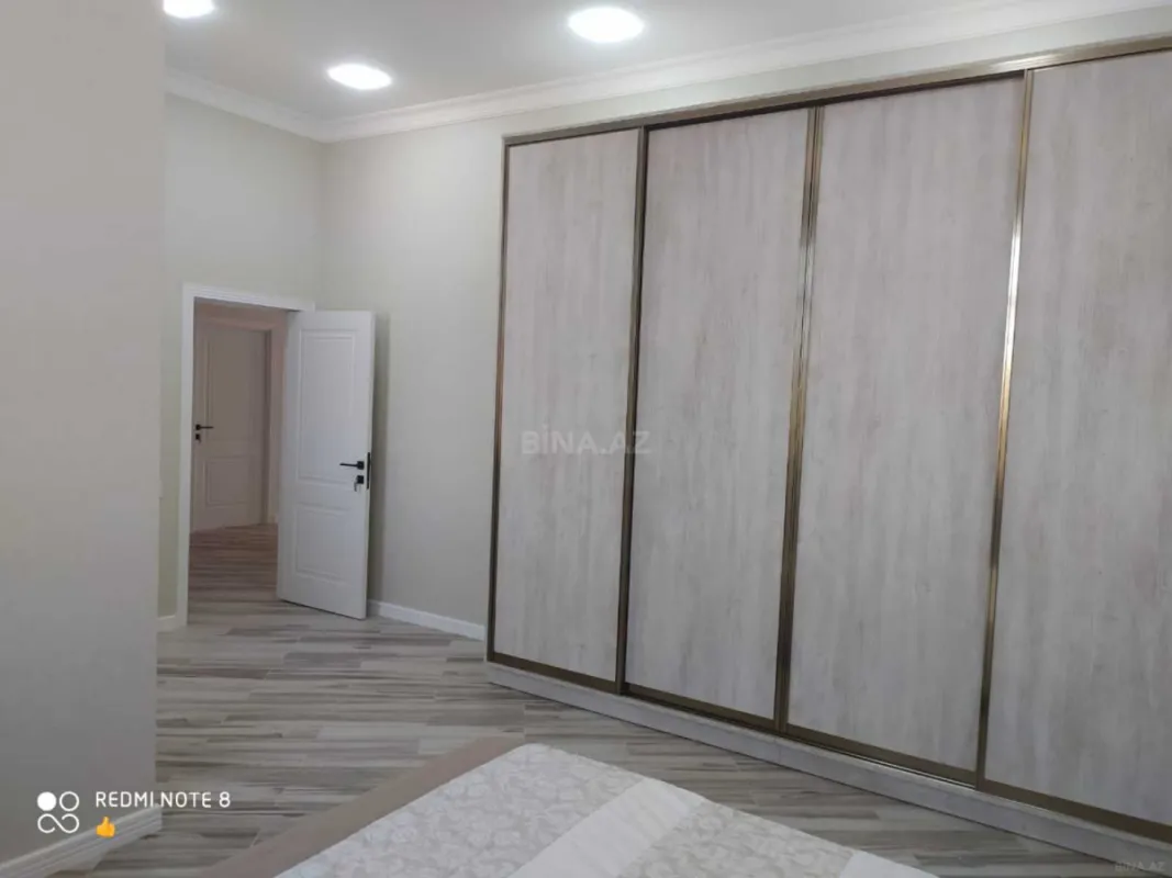 Satılır 7 otaqlı həyət evi 351 m²