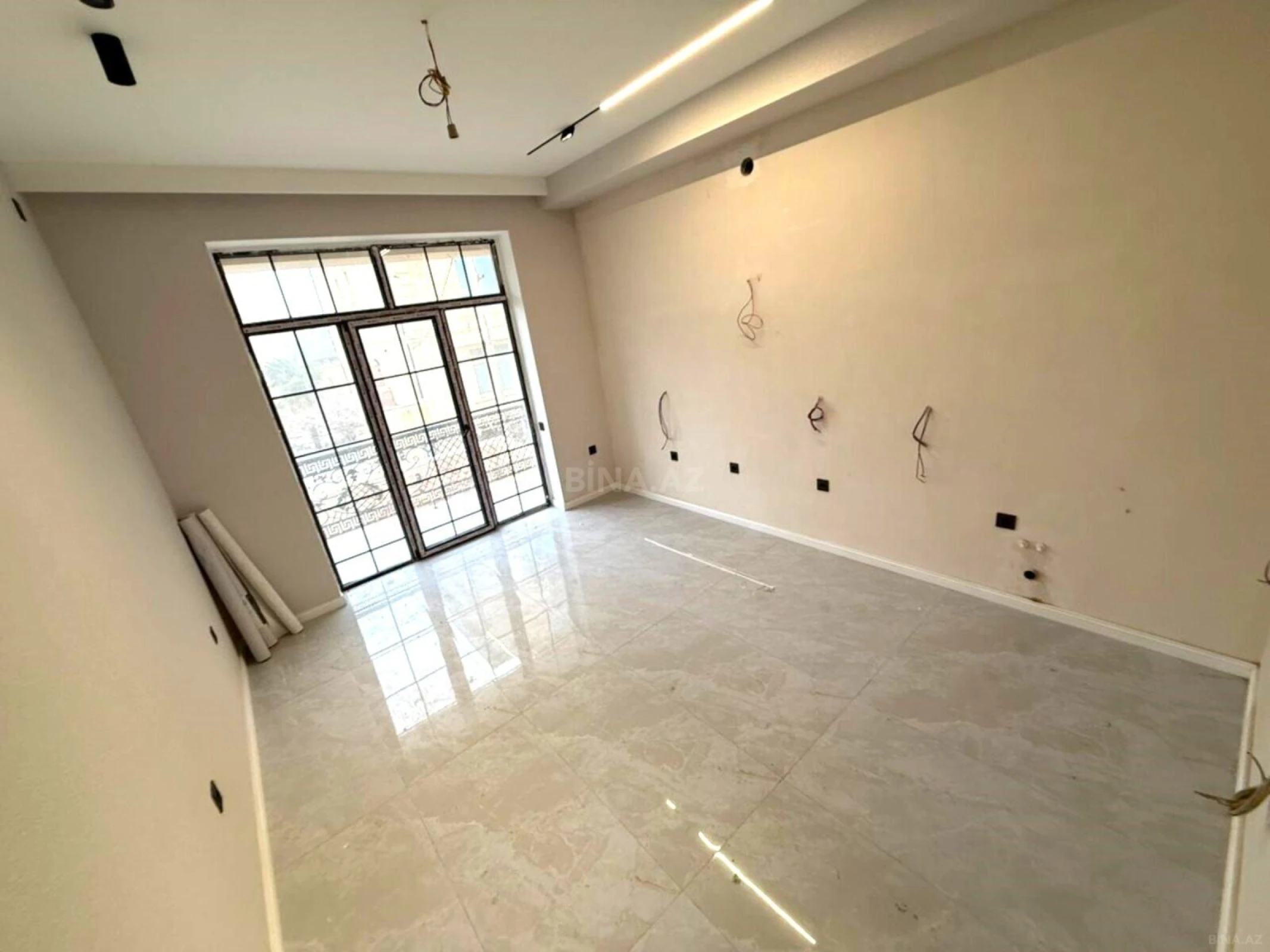 Satılır 6 otaqlı həyət evi 390 m²