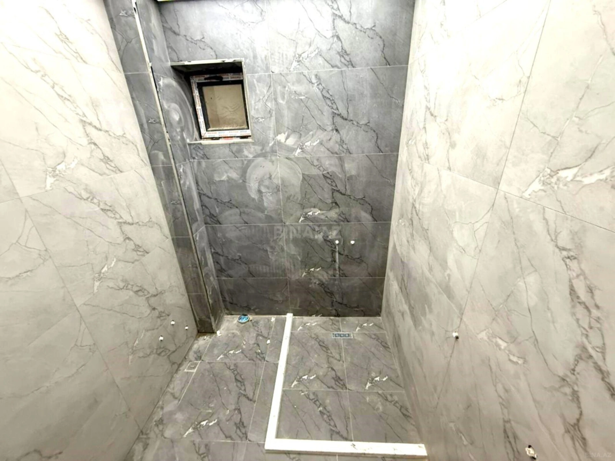 Satılır 6 otaqlı həyət evi 390 m²