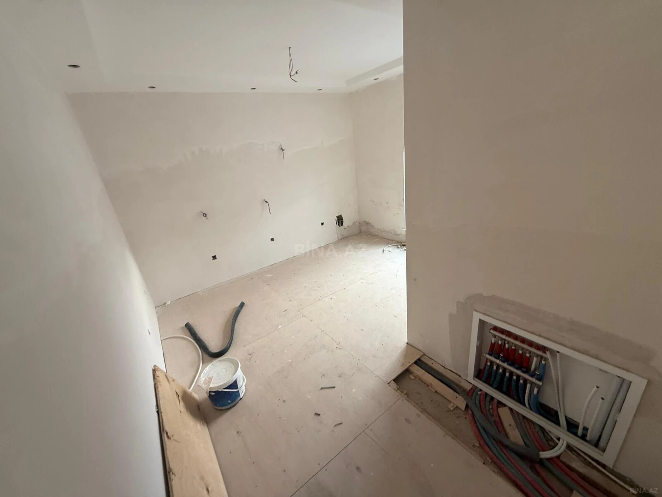 Satılır 6 otaqlı həyət evi 390 m²