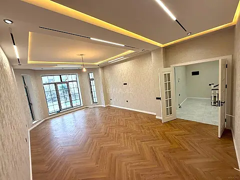 Satılır 6 otaqlı həyət evi 390 m²