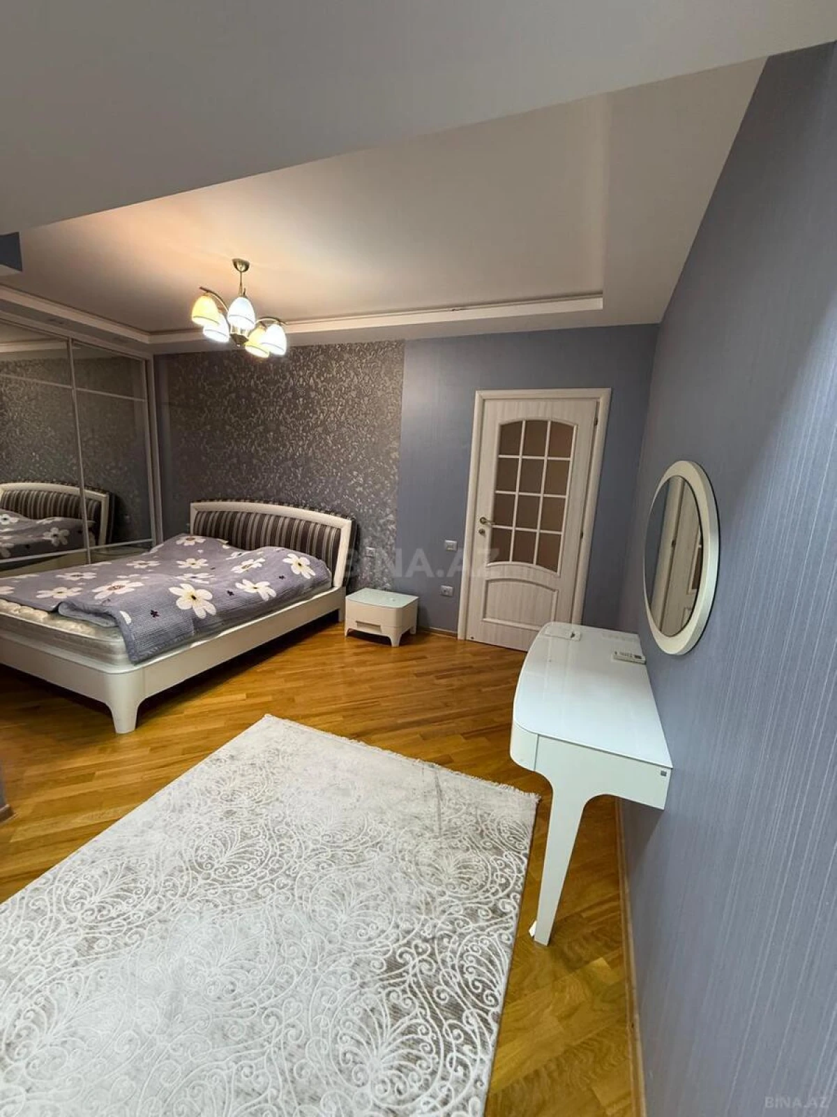 Kirayə verilir 3 otaqlı mənzil 110 m²