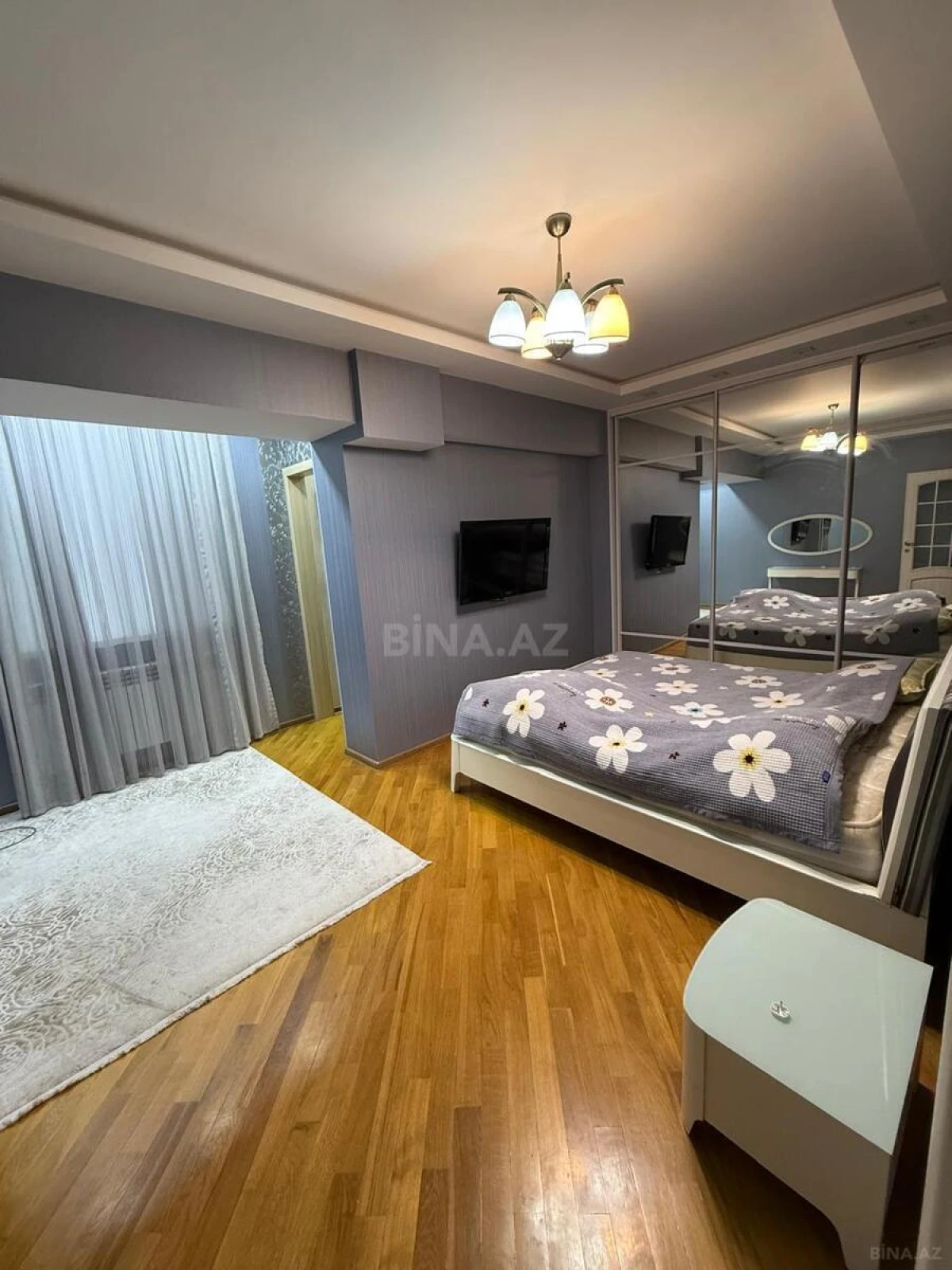 Kirayə verilir 3 otaqlı mənzil 110 m²